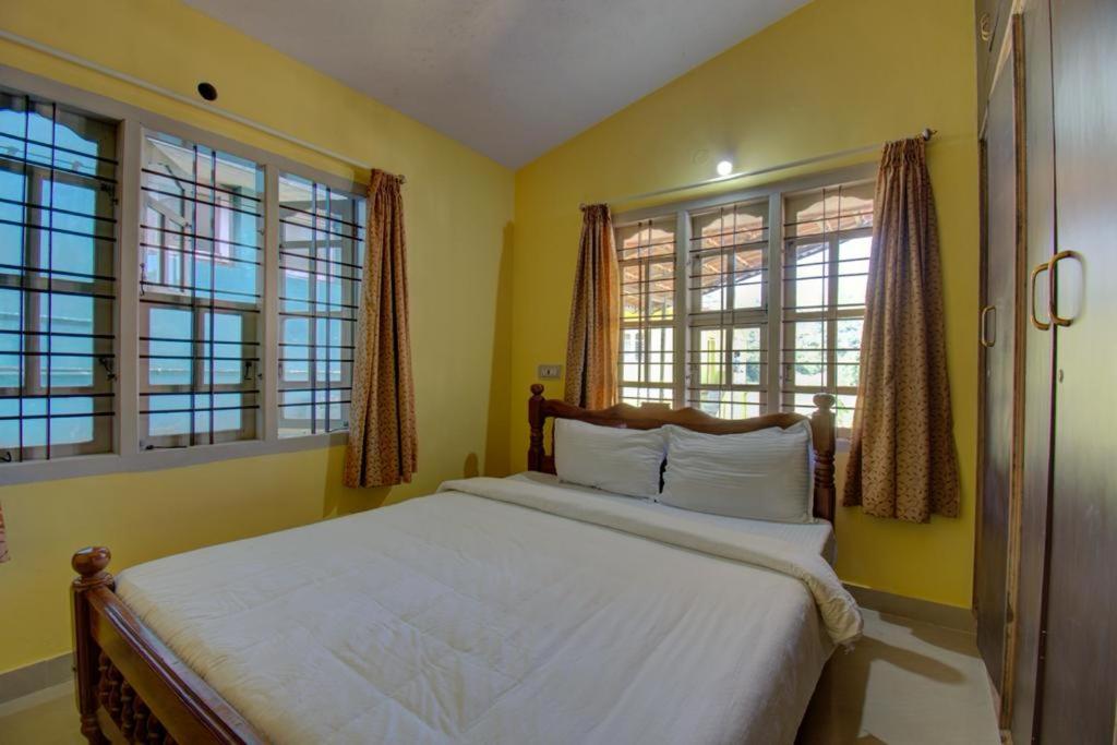 Green Land Estate Homestay 5 Rooms With Garden View Мадікері Екстер'єр фото